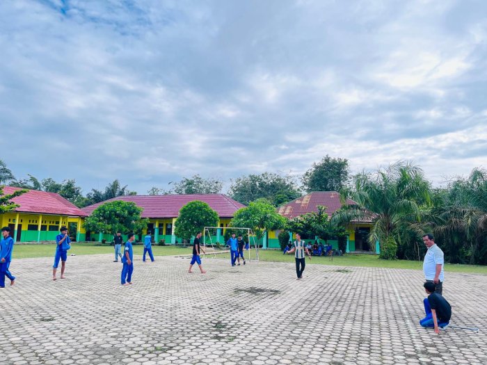 Hari Kedua Class Meeting, Kepala Madrasah Pantau Langsung Pertandingan Futsal dan Voli